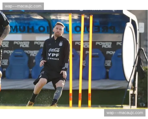 梅西抵达埃塞萨基地备战 身体状态无碍释放积极信号